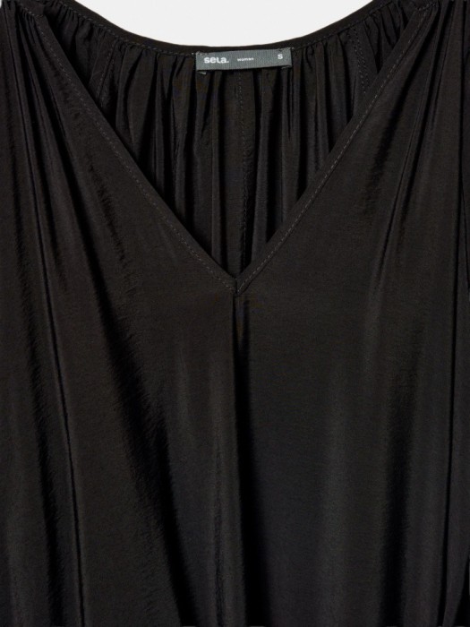 платье миди с объемными рукавами и поясом от бренда sela вид слева