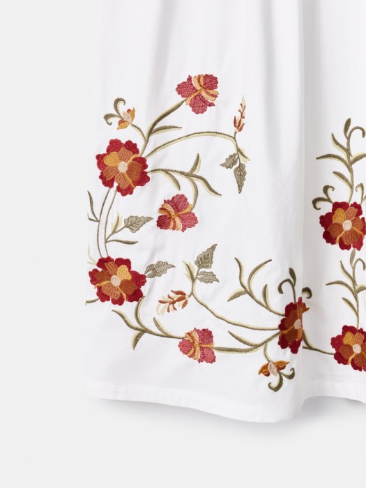 платье миди с вышивкой из хлопка от бренда sela вид слева