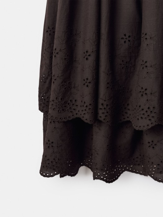 платье миди с вышивкой из хлопка от бренда sela вид слева