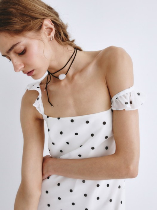 платье миди в горох из линейки  young от бренда sela вид слева