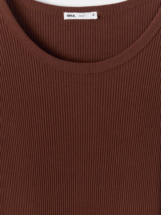 платье трикотажное макси от бренда sela вид слева