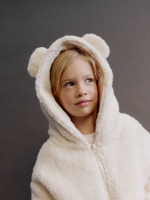 плюшевая толстовка для девочек от бренда sela вид слева