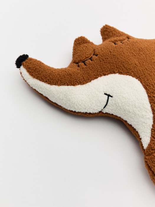 подушка декоративная детская от бренда sela вид слева