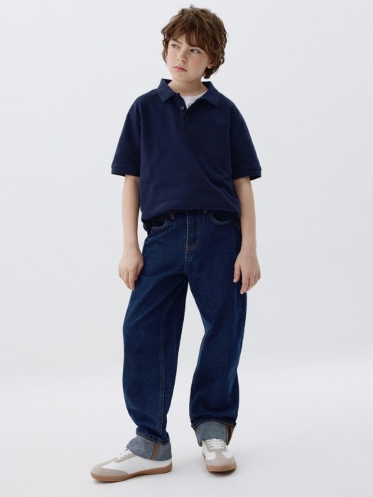 поло с коротким рукавом для мальчиков от бренда sela вид слева