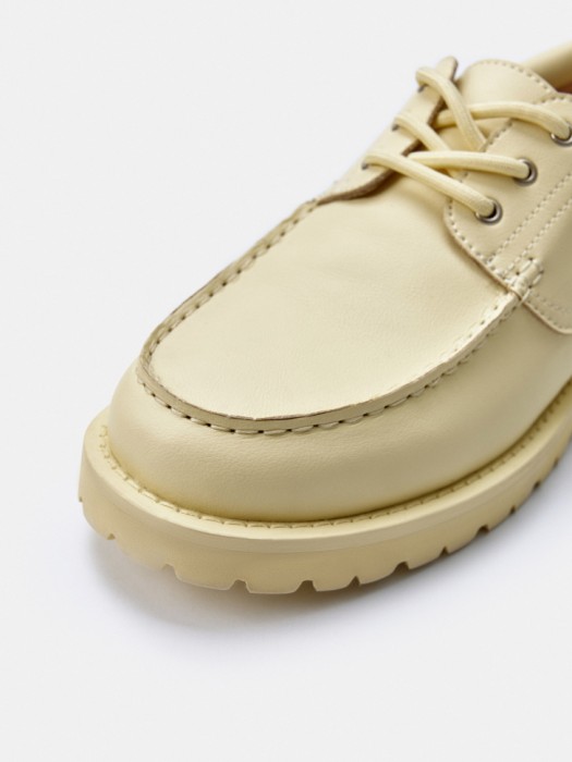 полуботинки из натуральной кожи со шнуровкой по цене 8999 руб вид справа