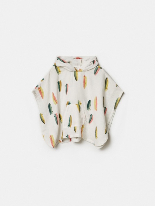 пончо из муслина с ушками на капюшоне для малышей от бренда sela вид слева