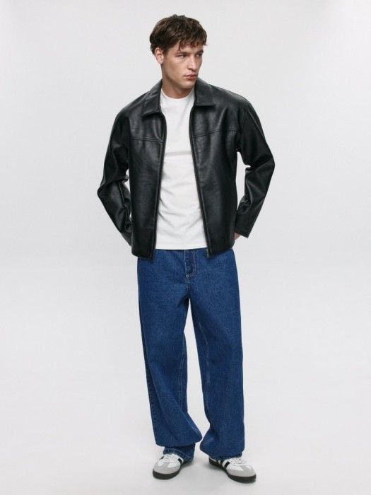 приталенная футболка adam slim fit от бренда sela вид слева