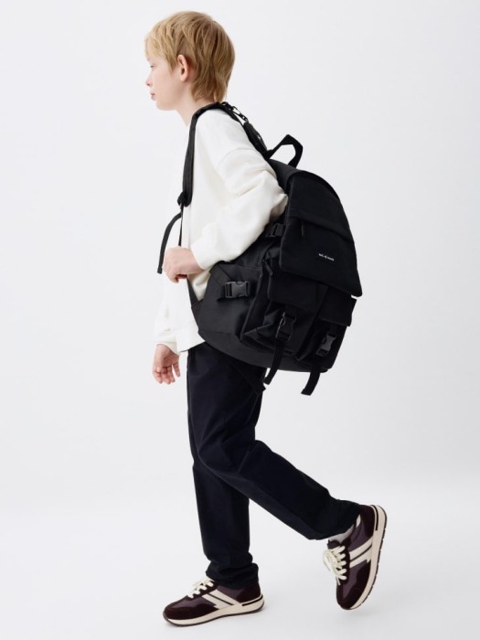 прямые брюки на резинке для мальчиков от бренда sela вид слева