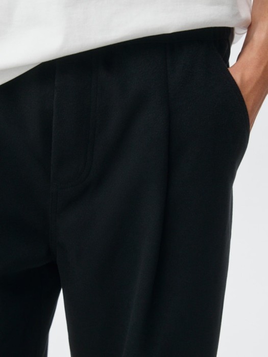 прямые брюки на резинке из россии вид сбоку