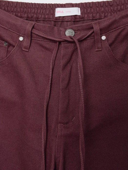 прямые брюки на заниженной талии из линейки  young классического стиля с лицевой стороны