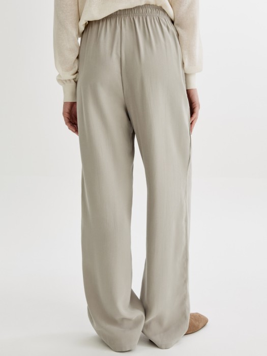 прямые брюки с бархатистым эффектом по цене 2999 руб вид справа