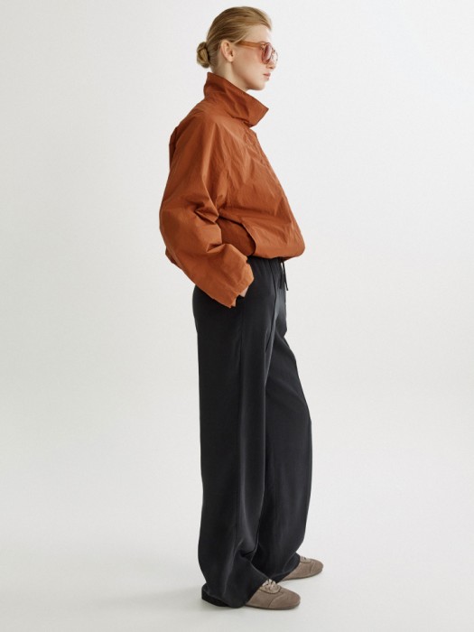 прямые брюки с бархатистым эффектом от бренда sela вид слева