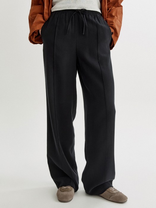 прямые брюки с бархатистым эффектом по цене 2999 руб вид справа