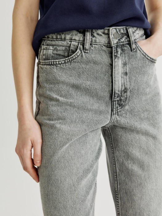 прямые джинсы 403 из органического хлопка из россии вид сбоку