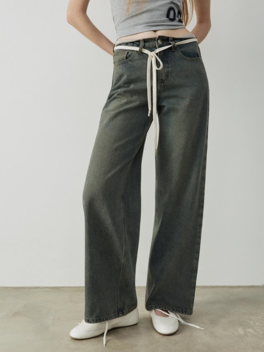 прямые джинсы с декоративным поясом из линейки  young от бренда sela вид слева