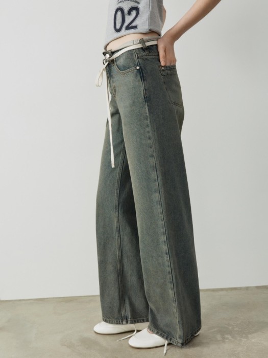 прямые джинсы с декоративным поясом из линейки  young по цене 4299 руб вид справа