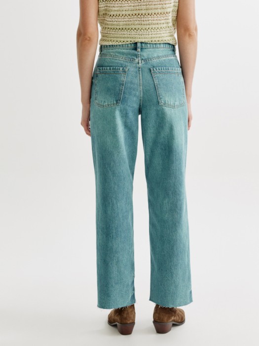 прямые джинсы с необработанным низом по цене 3999 руб вид справа