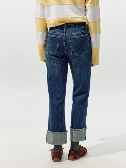 прямые джинсы с подворотом из линейки  young по цене 3999 руб вид справа