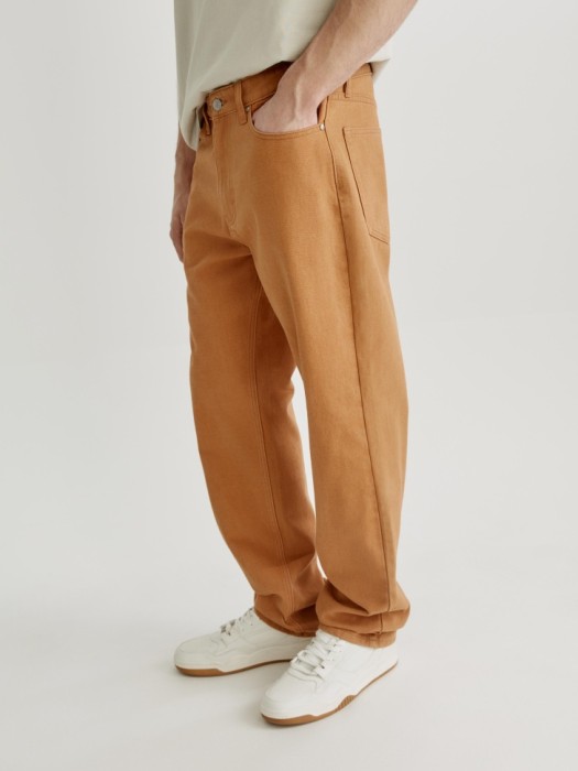 прямые джинсы со средней посадкой по цене 4299 руб вид справа