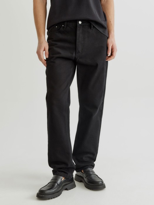 прямые джинсы со средней посадкой от бренда sela вид слева