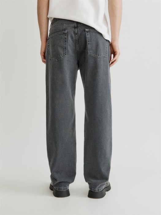 прямые джинсы со средней посадкой по цене 3999 руб вид справа