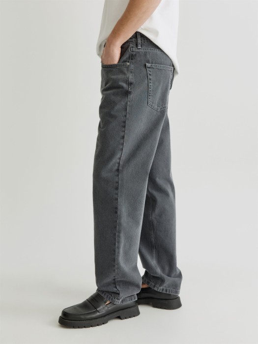 прямые джинсы со средней посадкой из россии вид сбоку