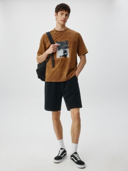 прямые шорты из хлопка от бренда sela вид слева