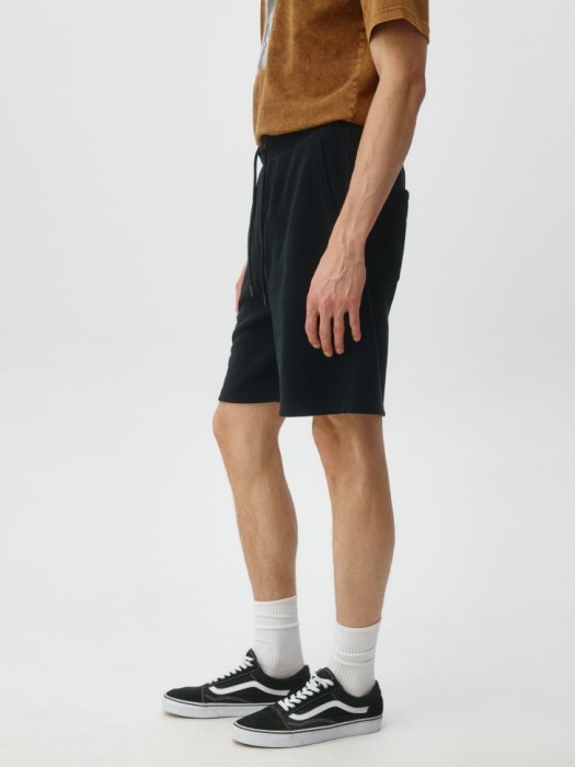 прямые шорты из хлопка из россии вид сбоку