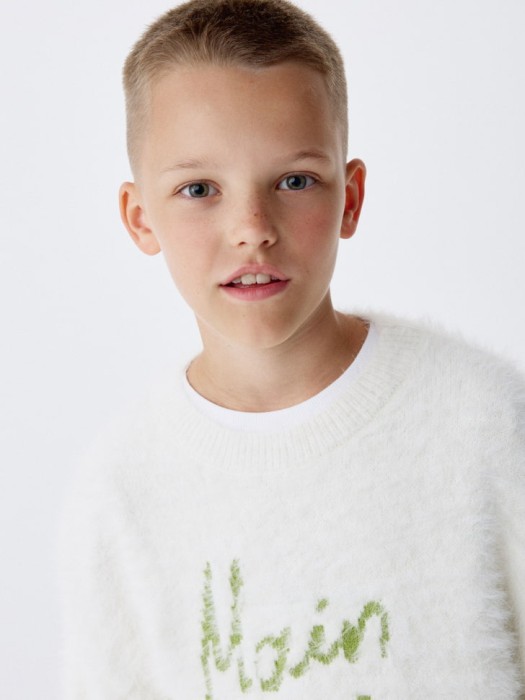 пушистый джемпер с kuromi детский по цене 1999 руб вид справа