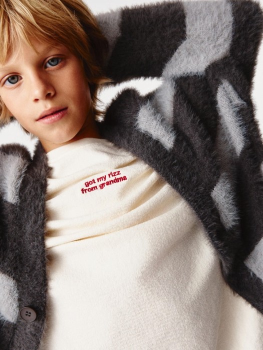 Товар угольного цвета с внутренней стороны