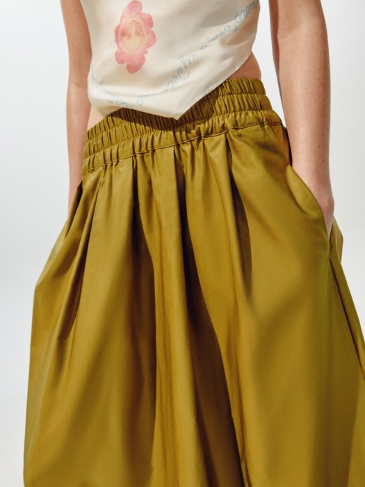 расклешенная юбка миди из линейки  young по цене 3699 руб вид справа