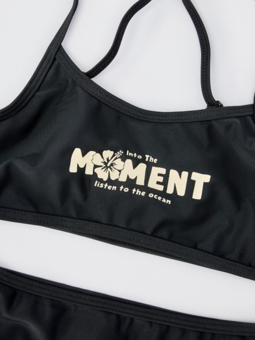 раздельный купальник с принтом для девочек от бренда sela вид слева