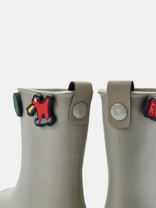 резиновые сапоги c декором для мальчиков из россии вид сбоку