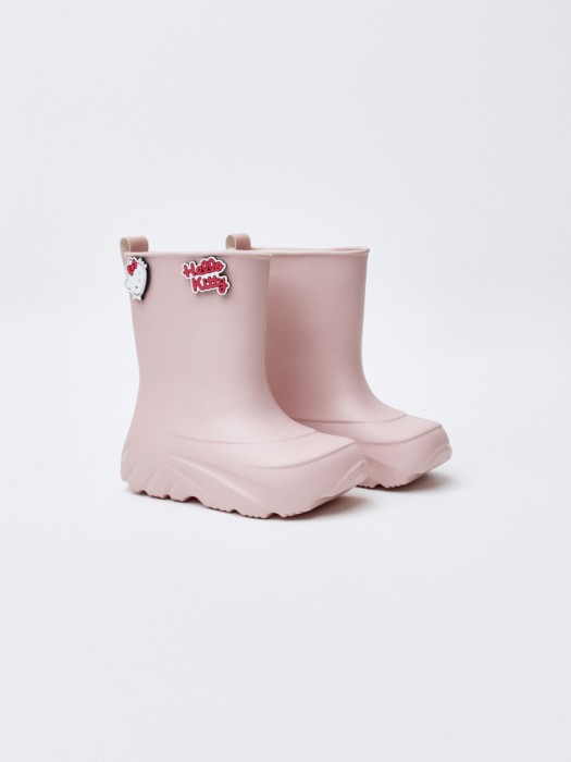 резиновые сапоги c декором hello kitty для девочек по цене 2199 руб вид справа