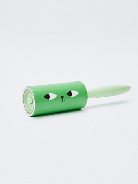 ролик для одежды с «вигге» от бренда sela вид слева