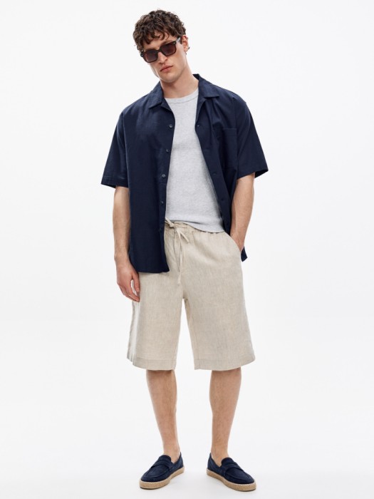 рубашка из хлопка и льна от бренда sela вид слева