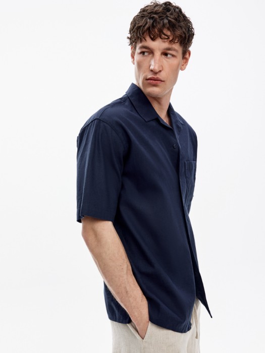 рубашка из хлопка и льна по цене 3299 руб вид справа