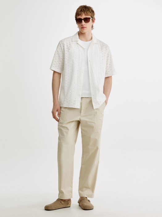 рубашка из хлопка с вышивкой и коротким рукавом от бренда sela вид слева