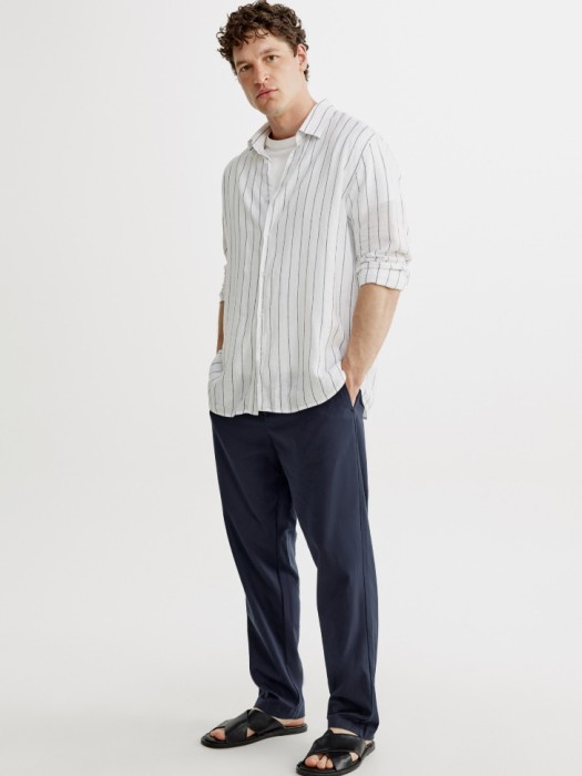 рубашка из смесового льна в полоску от бренда sela вид слева