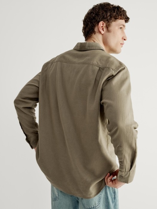 рубашка изо льна и вискозы по цене 3599 руб вид справа