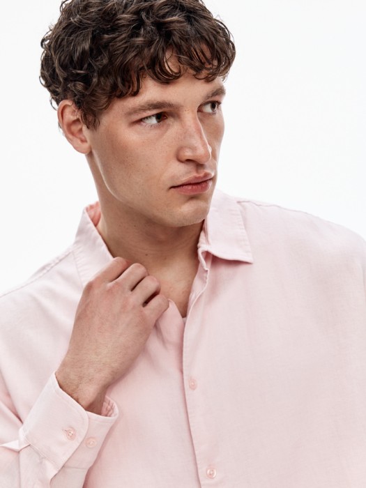 рубашка изо льна и вискозы по цене 3599 руб вид справа