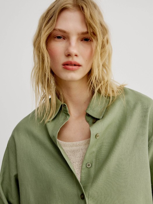 рубашка классическая из льна и вискозы из россии вид сбоку