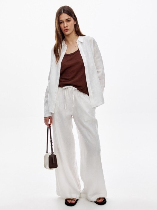 рубашка классическая из льна от бренда sela вид слева