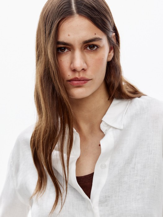 рубашка классическая из льна из россии вид сбоку