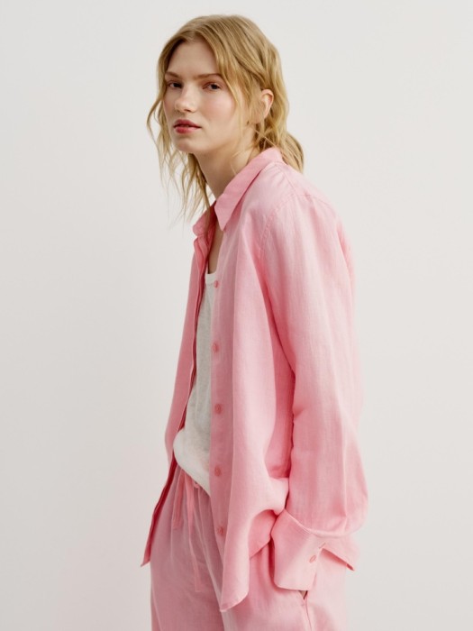 рубашка классическая из льна по цене 4799 руб вид справа