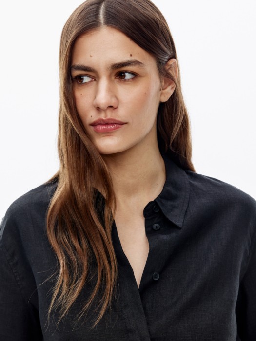 рубашка классическая из льна из россии вид сбоку