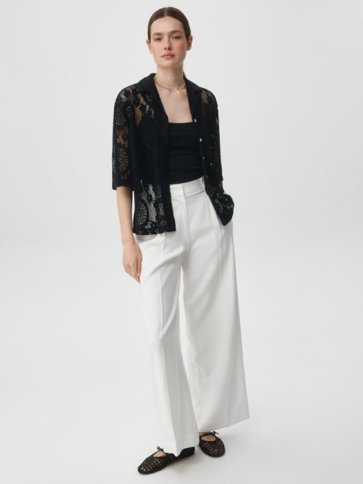 Товар перламутрового цвета с внутренней стороны