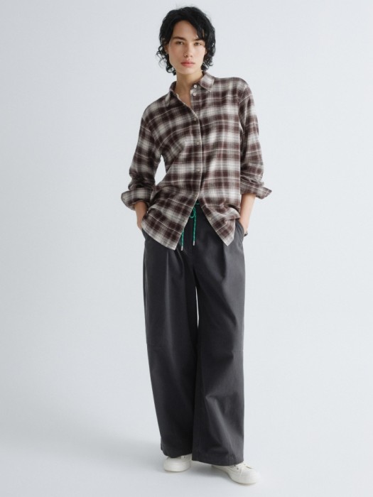 рубашка оверсайз из хлопка от бренда sela вид слева