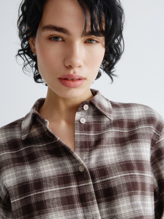 рубашка оверсайз из хлопка по цене 2299 руб вид справа