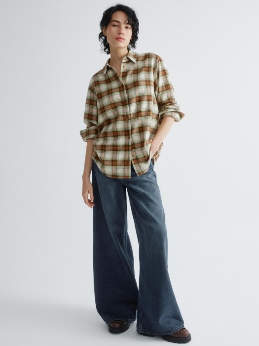 рубашка оверсайз из хлопка от бренда sela вид слева